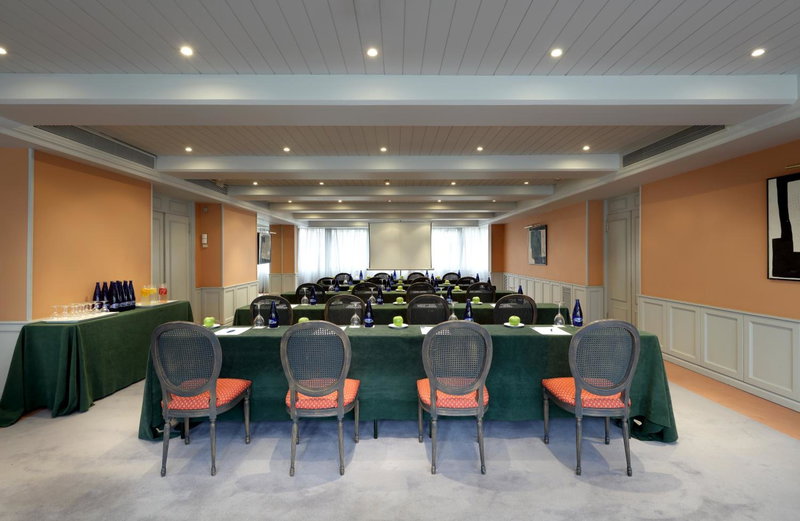 B&B HOTEL Burgos, Burgos, Испания