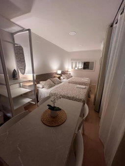 Room Gran Vía Apartments, Madrid, Испания