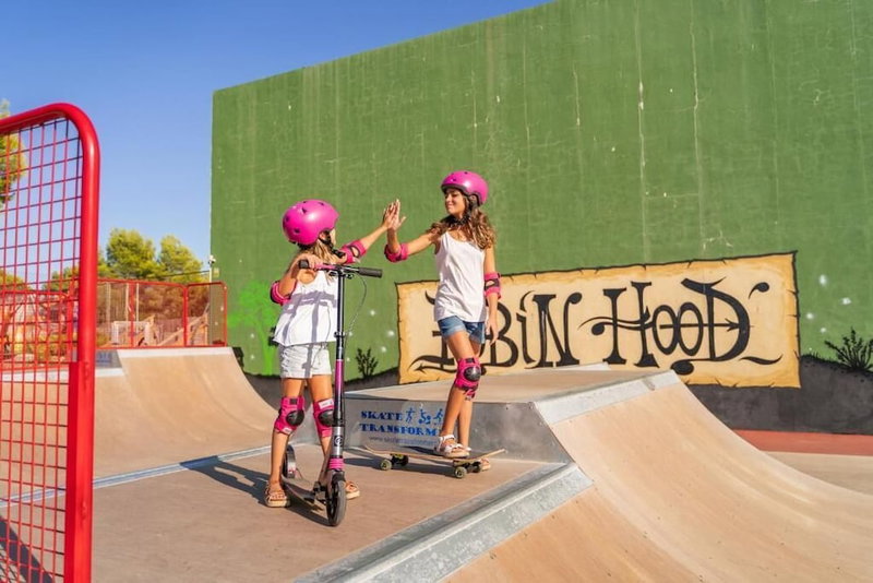 Magic Robin Hood Waterpark Lodge Resort, L'Alfas del Pi, Spain
