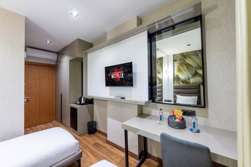 Dem Premium Hotel - Round Trip Airport Service - Istanbul International Airport, Arnavutkoey, Turkey