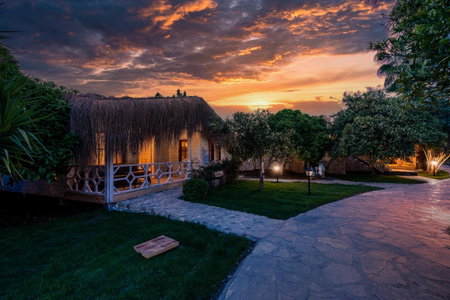 Naturelife Bungalows & SPA - Free Access to Odile Hotel, Cıralı, Turquía