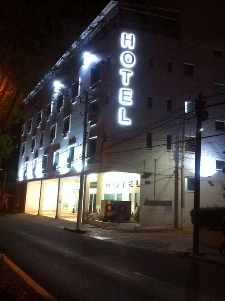 CEO Hotel Business Class, Morelia, México