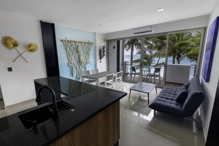 Angelina 28 Beachfront and Family Apartments - Modern and Relaxing Long Stays - 20 min from Cancun Airport, Puerto Morelos, Mexico
