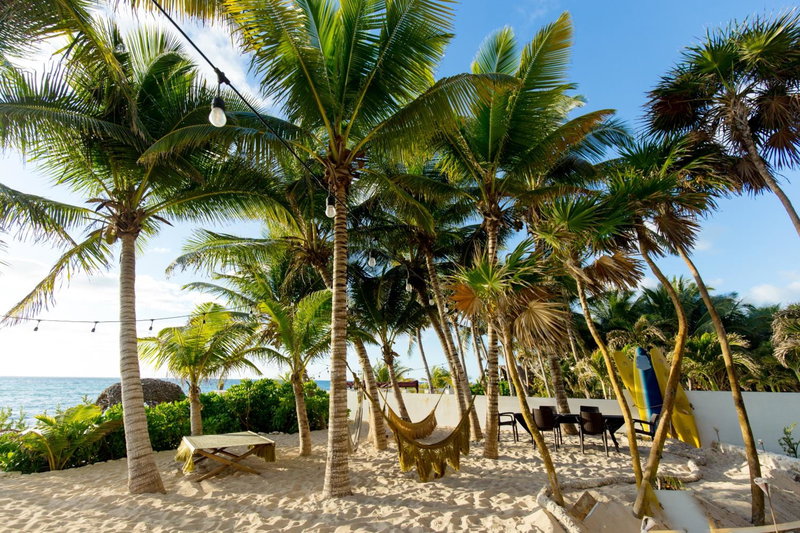 Angelina 28 Beachfront and Family Apartments - Modern and Relaxing Long Stays - 20 min from Cancun Airport, Puerto Morelos, Mexico