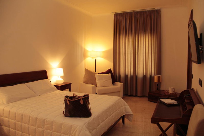 St. Peter' Six Rooms & Suites, Rome, Италия