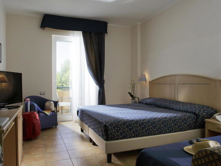 Hotel I Melograni, Vieste, Италия