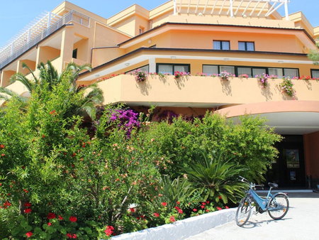 Hotel I Melograni, Vieste, Италия