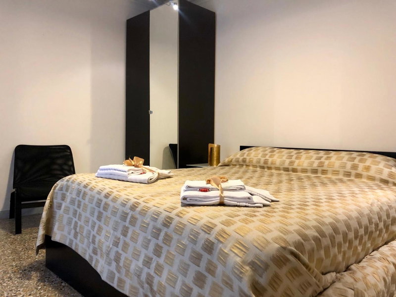 Relais Piazza Del Plebiscito B&B, Naples, Италия
