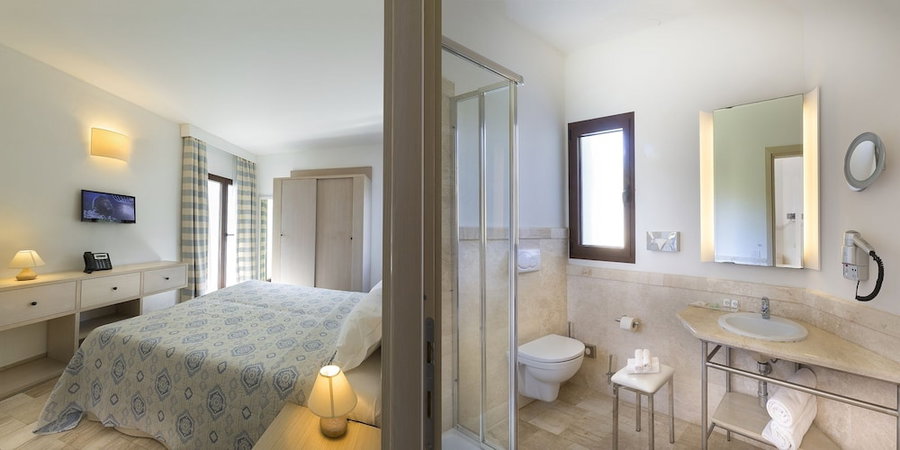 Resort Grande Baia, San Teodoro, Италия