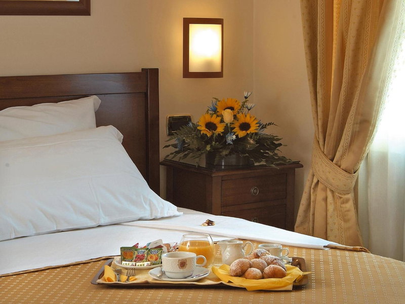 Buono Hotel, Naples, Italia