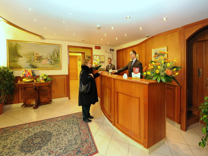 Buono Hotel, Naples, Italia