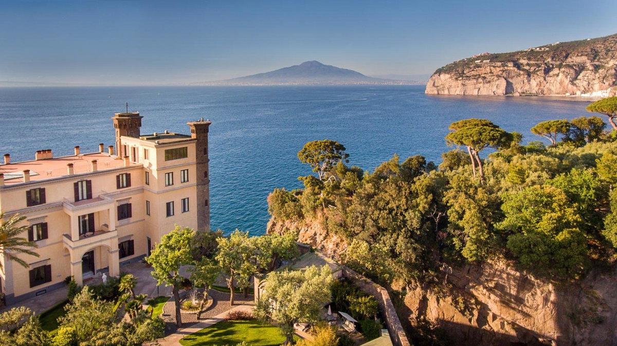 Villa Crawford, Italy