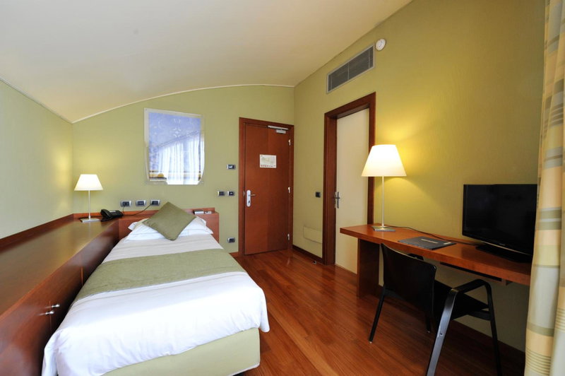B&B HOTEL Imperia Rossini al Teatro, Imperia, Italia