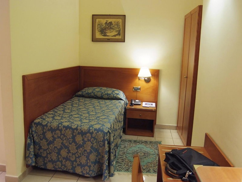 Hotel Adria, Bari, Italia