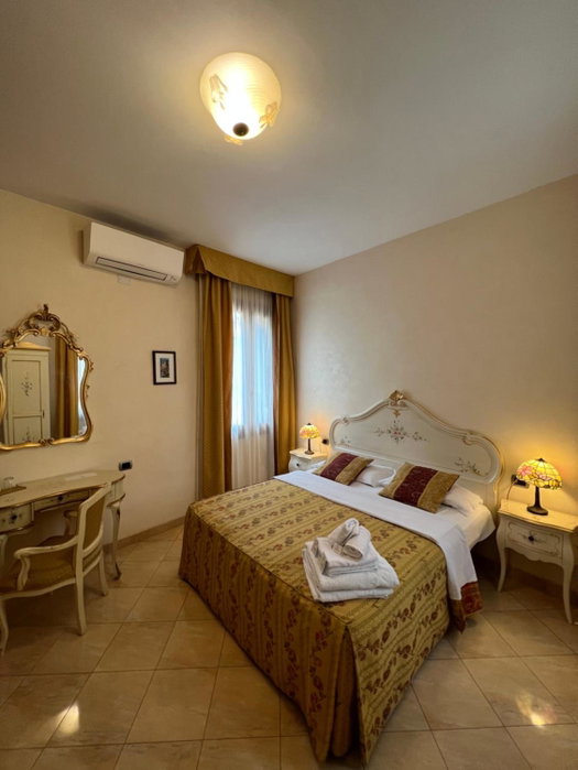 Angeles Inn, Venice, Italy