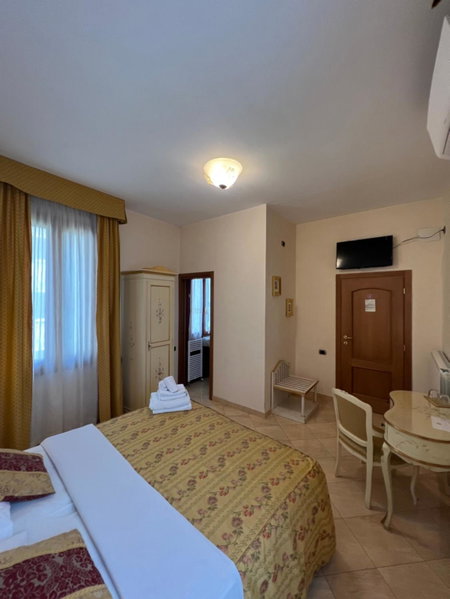 Angeles Inn, Venice, Italy