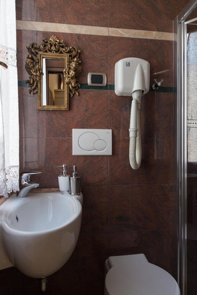 Angeles Inn, Venice, Italy