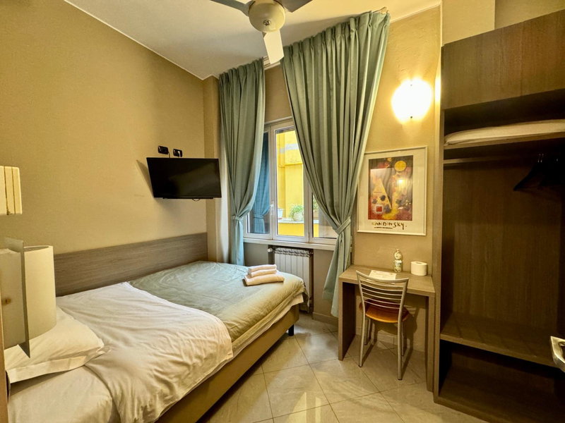 Hotel Parma, Milan, Italia