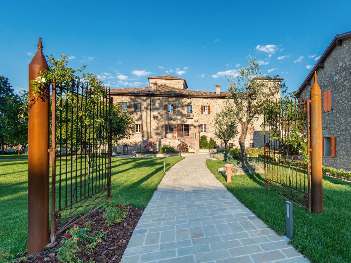Hotel · Borgo Cadonega, Viano