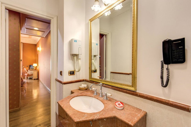 Hotel La Lumiere Di Piazza Di Spagna, Rome, Italia