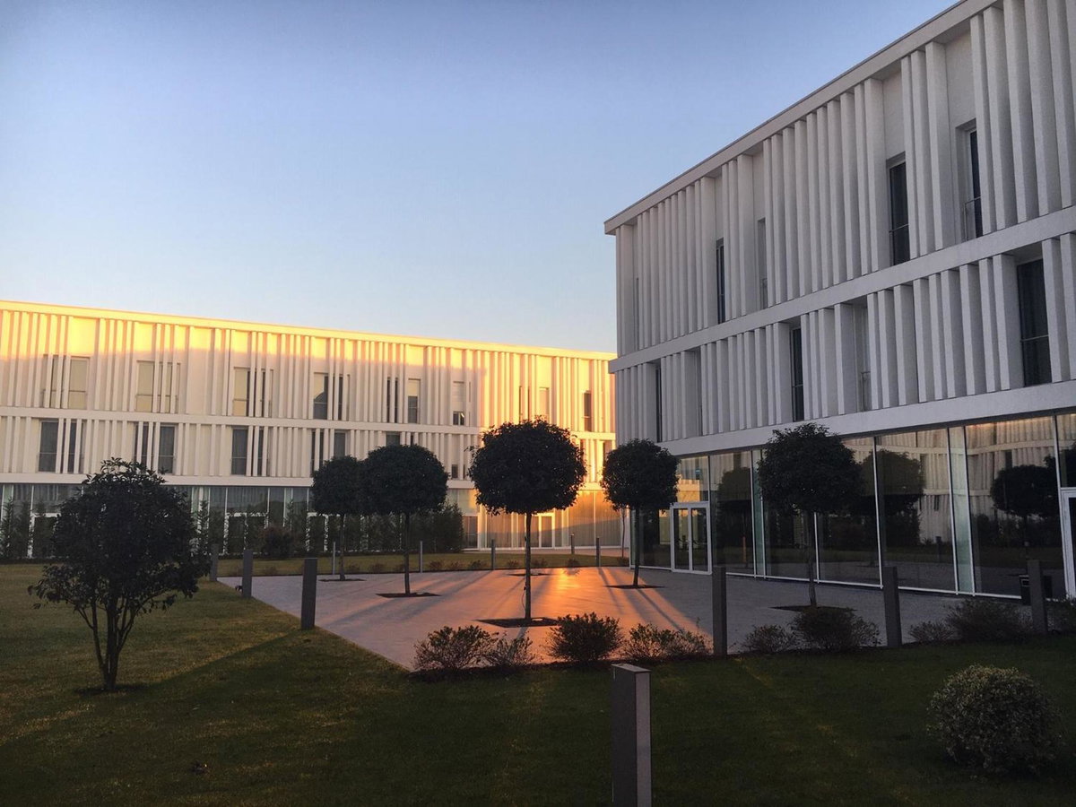 J Hotel, Italia