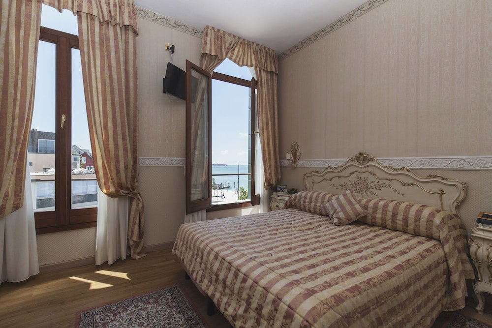 Hotel · Hotel Riviera, Venice