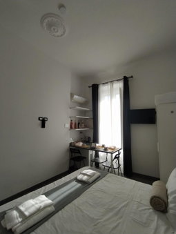 DOMUS NIKOLAI ROOMS AND TERRACE-Central Bari, Bari, Italia