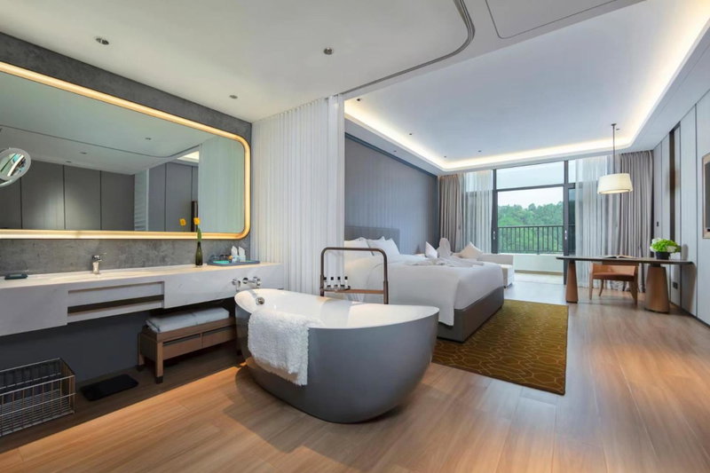 Wyndham Grand Plaza Royale Hot Springs Fenghuang, Fenghuang, Китай