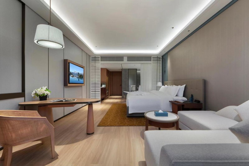 Wyndham Grand Plaza Royale Hot Springs Fenghuang, Fenghuang, Китай
