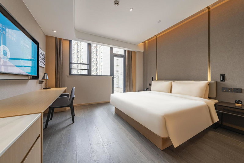 上海临港新城万达广场亚朵酒店, Shanghai, China