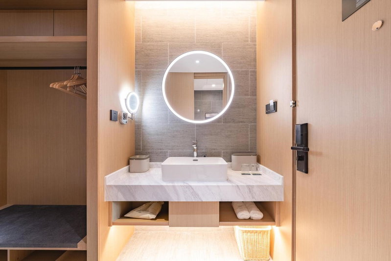 上海临港新城万达广场亚朵酒店, Shanghai, China
