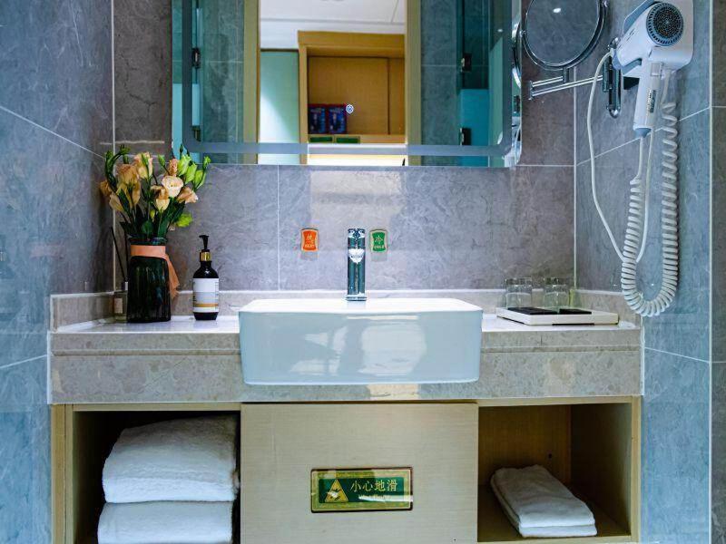 Vienna International Hotel Jiangsu Wuxi Jiangyin Sports Center, Jiangyin, China