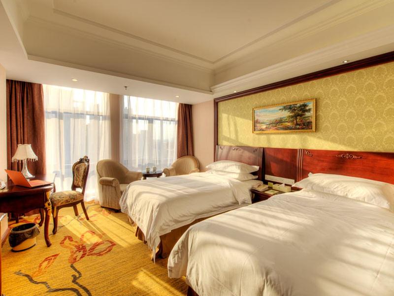Vienna Hotel Shanghai Happy Valley, Songjiang, China