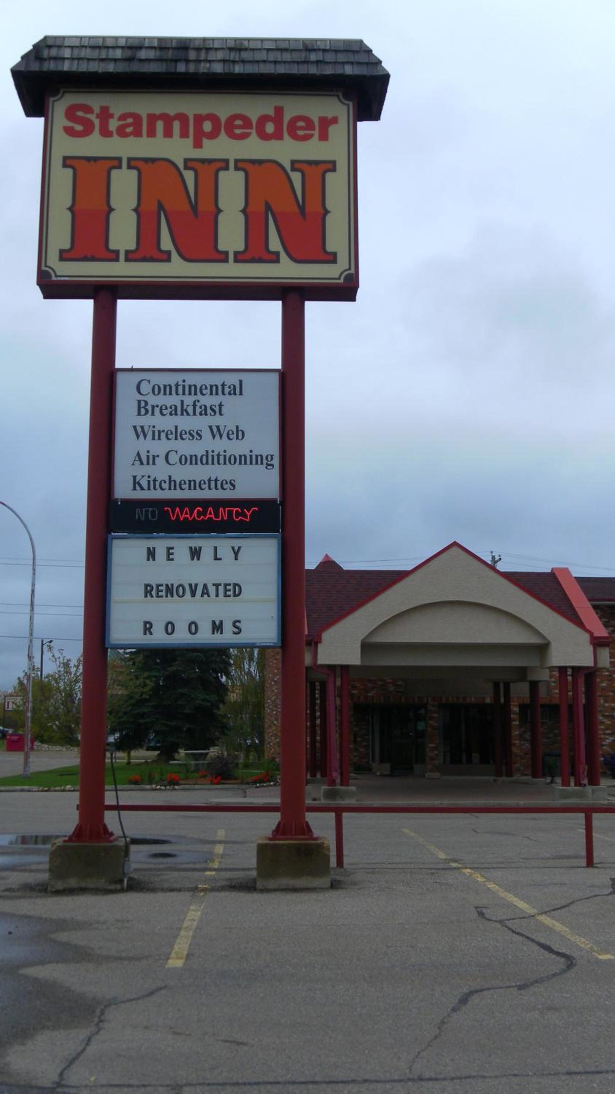 Stampeder Inn, Canadá