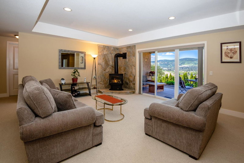 Adela's Bed and Breakfast, West Kelowna, Канада