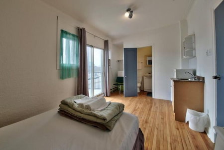 Hotel Mini, Montreal, Canada