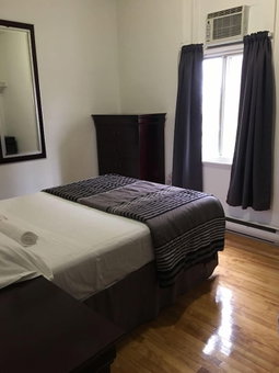 Hotel Mini, Montreal, Canada