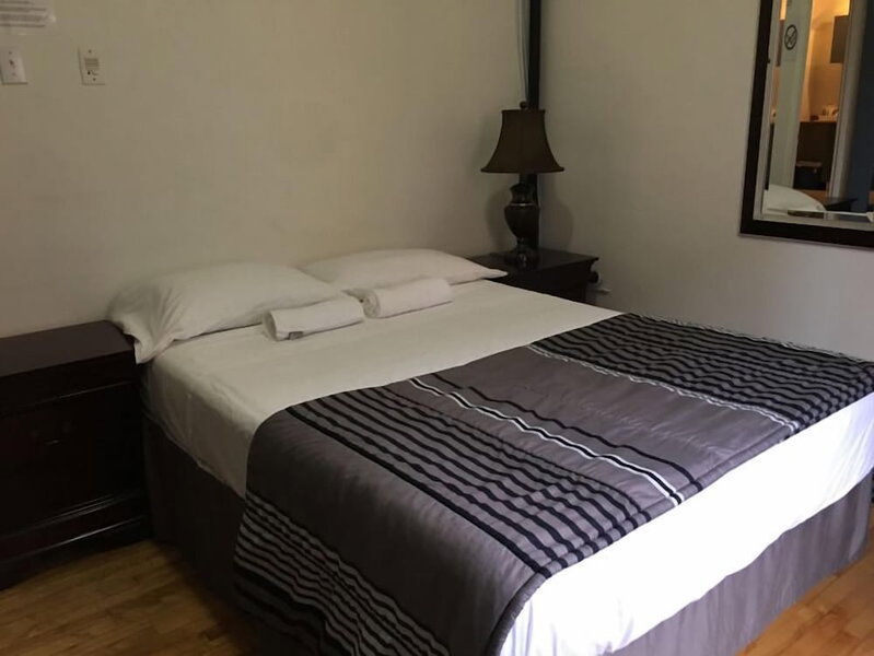 Hotel Mini, Montreal, Canada