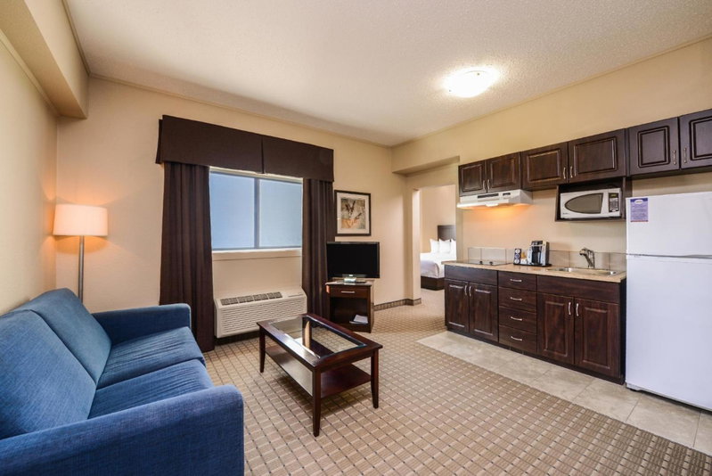 Chateau All Suites Hotel, Kindersley, Canada