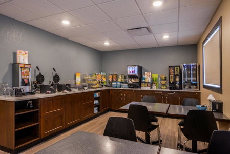 Chateau All Suites Hotel, Kindersley, Canada