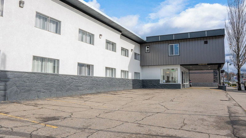 Uptowner Hotel, Creston, Canada
