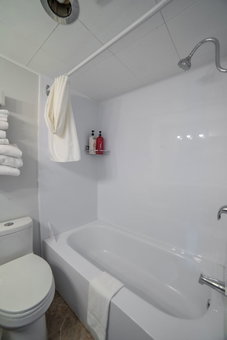 Uptowner Hotel, Creston, Canada