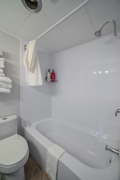 Uptowner Hotel, Creston, Canada