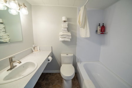 Uptowner Hotel, Creston, Canada