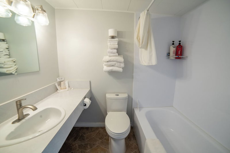 Uptowner Hotel, Creston, Canada