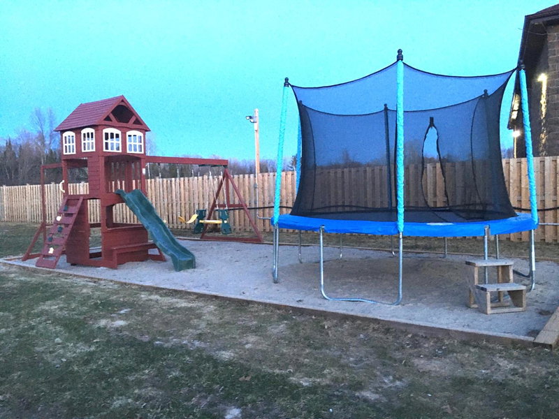 Lakeshore Suites, North Bay, Канада