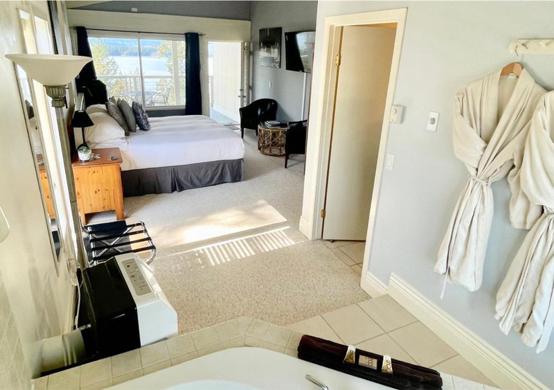 Quarrystone House B&B, Fernwood, Канада