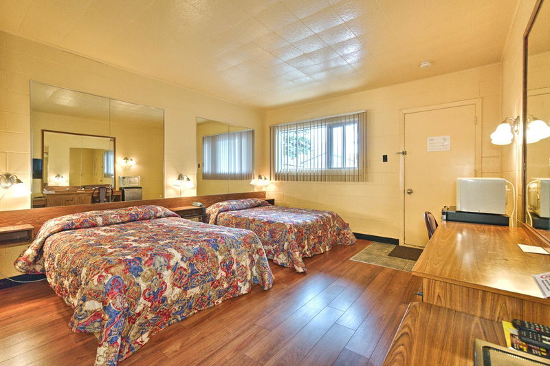 Motel R-100, Longueuil, Canada