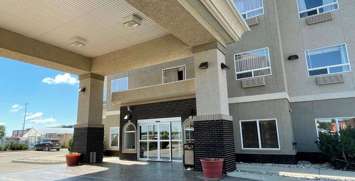 Coast Weyburn Hotel, Canadá