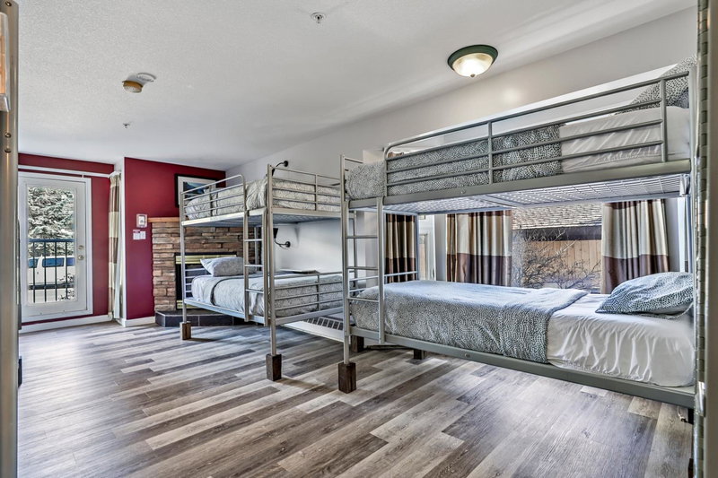 Samesun Banff Hostel, Banff, Canada